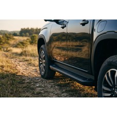 Бокові пороги Allmond Black (2 шт., Алюміній) для Volkswagen Amarok 2022- рр