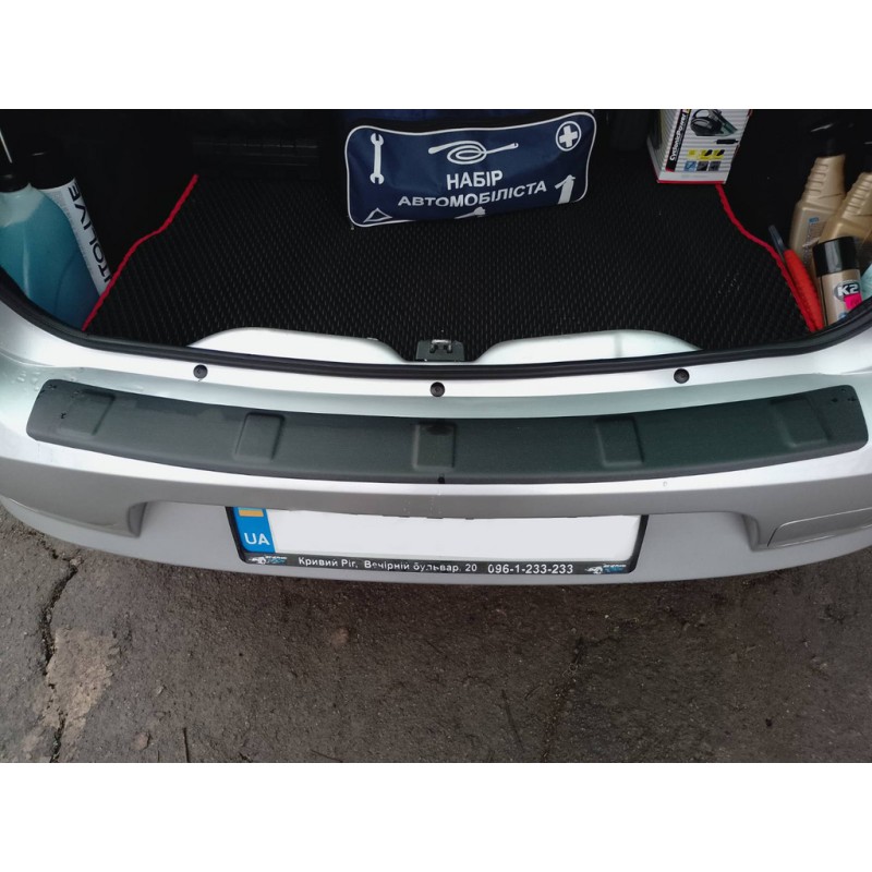 Накладка на задній бампер (SD, ABS, Esa) для Renault Logan I 2008-2013 рр