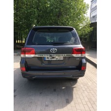 Задня накладка 2016-2025 (Executive 2016) Білий колір для Toyota Land Cruiser 200