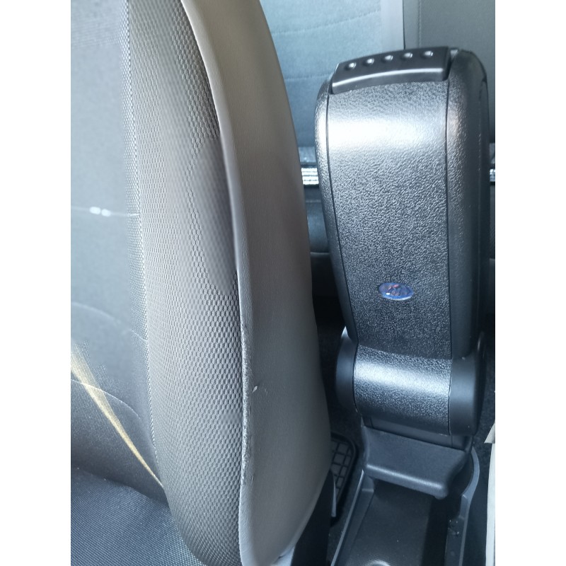 Подлокотник (в подстаканник) для Seat Ibiza 2010-2017 гг Подлокотник (в подстаканник) для Seat Ibiza 2010-2017 гг