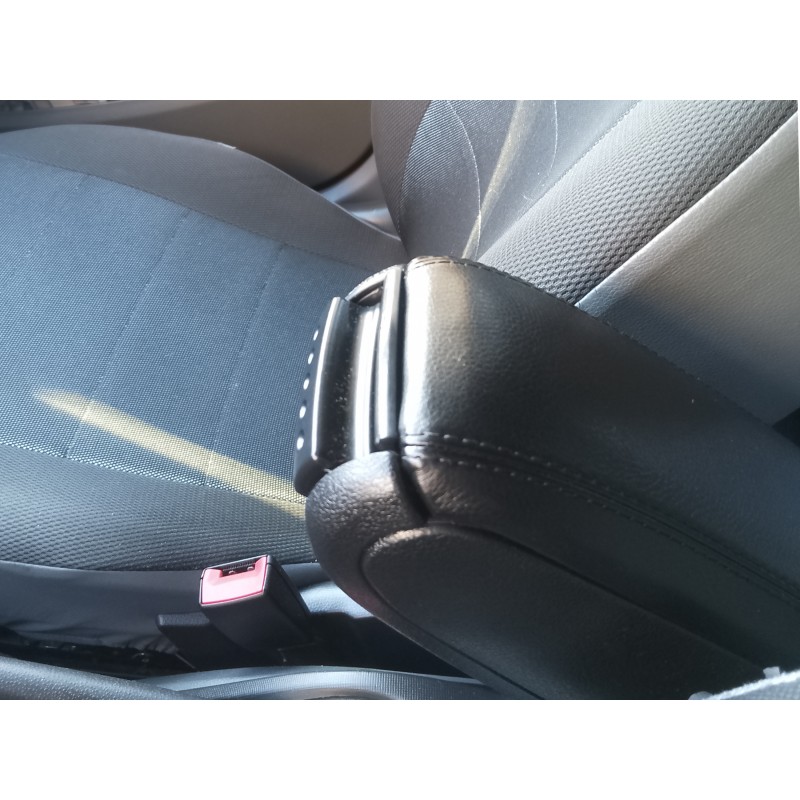Подлокотник (в подстаканник) для Seat Ibiza 2010-2017 гг Подлокотник (в подстаканник) для Seat Ibiza 2010-2017 гг