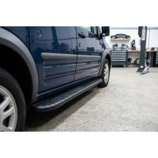 Боковые пороги Bosphorus Black (2 шт., алюминий) Макси База для Ford Connect 2002–2006 гг