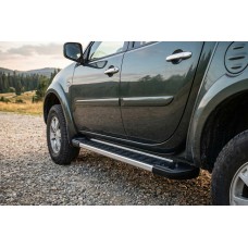 Боковые пороги RedLine V1 (2 шт., алюминий) для Mitsubishi L200 2006-2015 гг