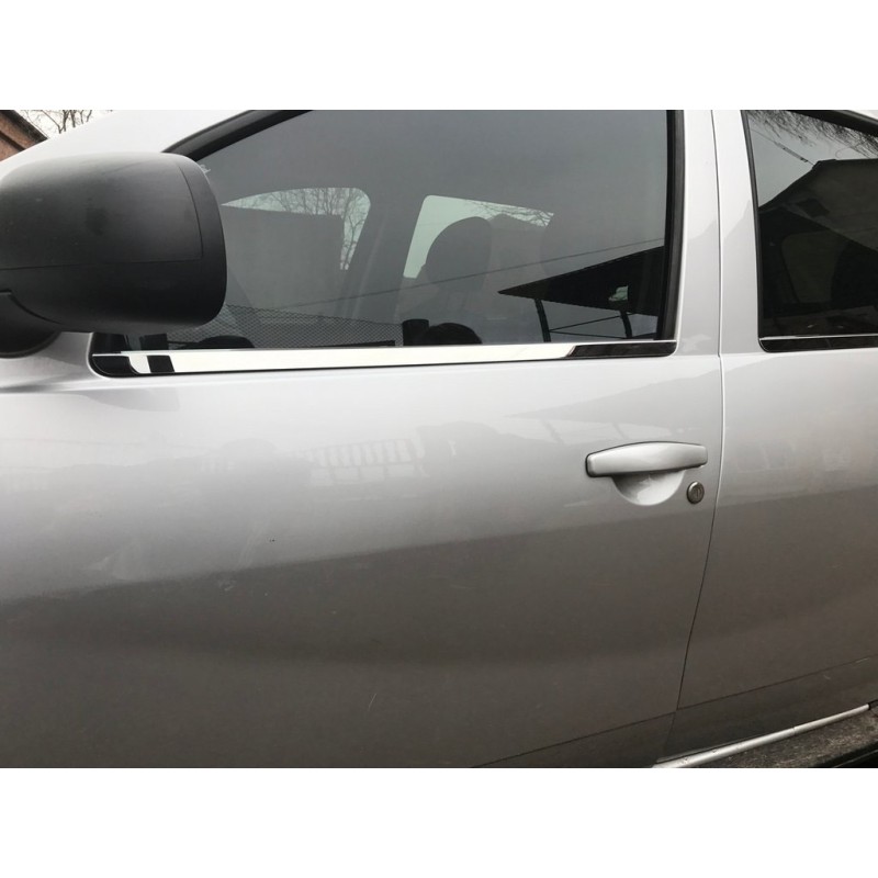 Молдинг скла (4 шт, нерж) для Nissan Terrano 2014- рр Молдинг скла (4 шт, нерж) для Nissan Terrano 2014- рр