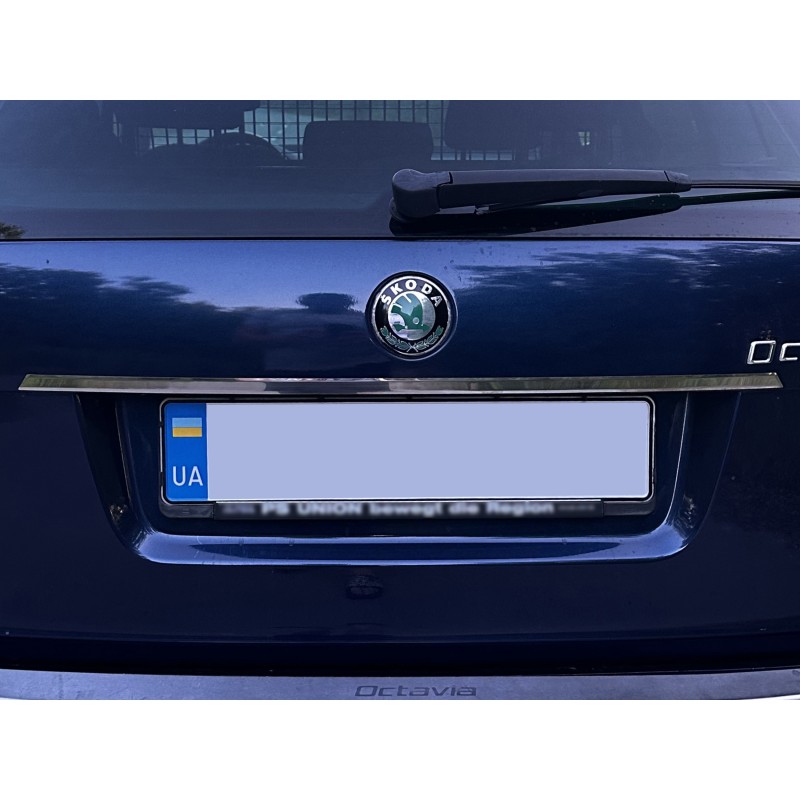 Хром планка над номером Carmos (нерж.) для Skoda Octavia II A5 2010-2013рр