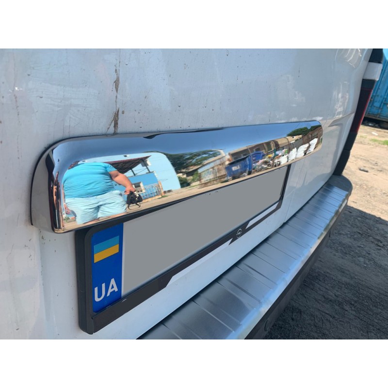 Планка над номером (нерж) Carmos - Турецька сталь для Renault Trafic 2015- рр Планка над номером (нерж) Carmos - Турецька сталь для Renault Trafic 2015- рр