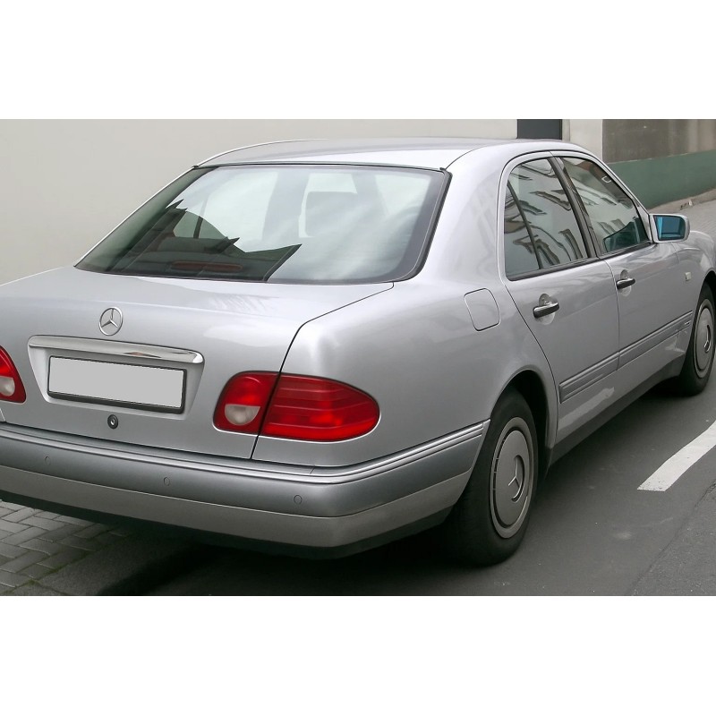 Накладка над номером (Sedan) Полированная нержавейка для Mercedes E-сlass W210 1995-2002 гг