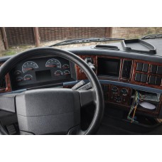 Накладки на панель 2002-2008 (под дерево) для Volvo FH