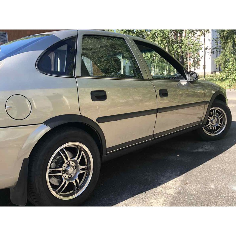 Накладки на арки (4 шт, черные) ABS пластик для Opel Vectra B 1995-2002 гг