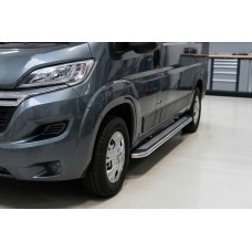 Бокові пороги Maydos V2 (2 шт., алюміній -2026 нерж) Коротка база для Fiat Ducato 2006-2025 рр