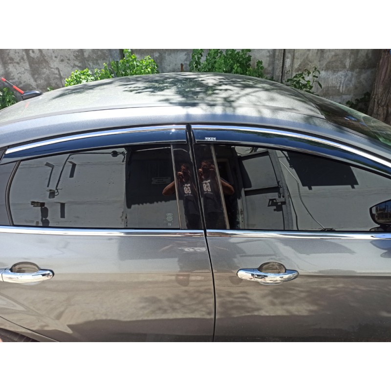 Ветровики с хромом (4 шт, Niken) HB и Sedan для Ford Focus III 2011-2017 гг