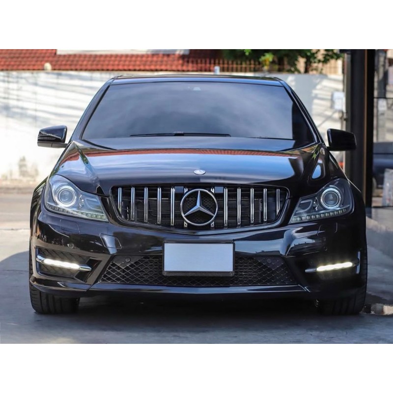 Передня решітка GT Panamericana для Mercedes C-class W204 2007-2015рр