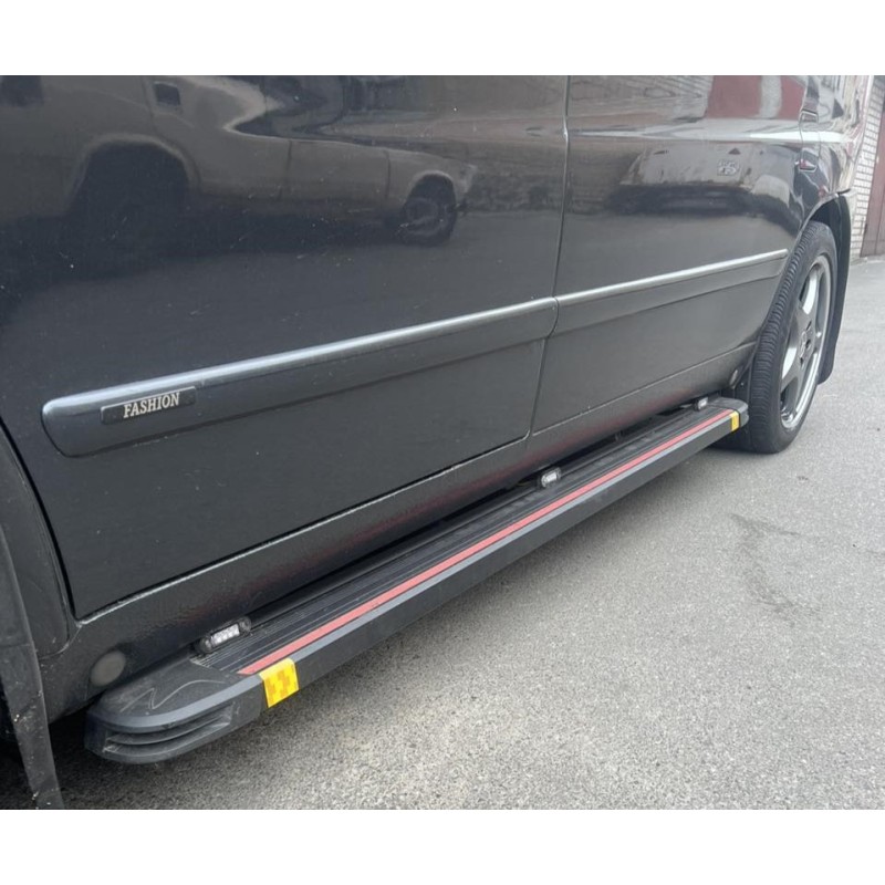 Бокові пороги Maya Red (2 шт., алюміній) для Mercedes Vito W638 1996-2003 рр
