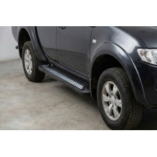 Боковые пороги New Vision Black (2 шт., алюминий) для Mitsubishi L200 2006-2015 гг