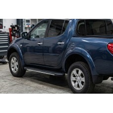Боковые пороги Bosphorus Grey (2 шт., алюминий) для Mitsubishi L200 2006-2015 гг