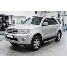 Боковые Подножки BlackLine (2 шт., Алюминий) для Toyota Fortuner 2006-2015 гг
