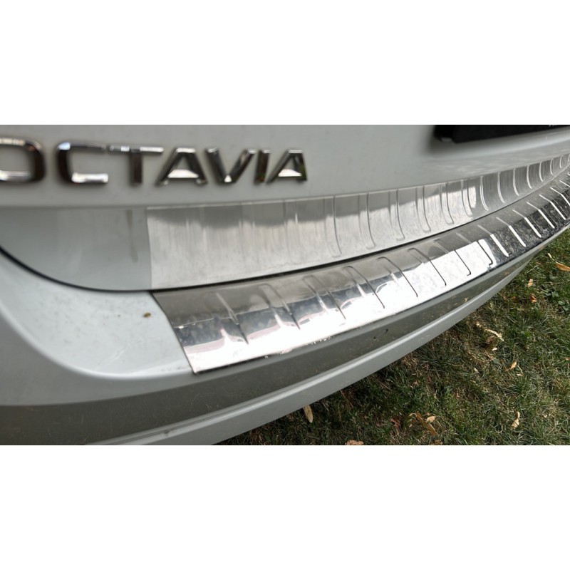 Накладка на задній бампер Carmos (SW, нерж) для Skoda Octavia IV A8 2020- рр