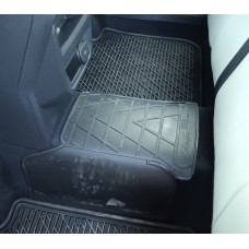 Задняя перемычка коврик (Stingray Premium) для Volkswagen Tiguan 2016-2023 гг