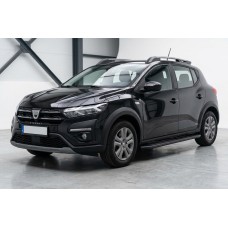 Боковые пороги Bosphorus Black (2 шт., алюминий) для Dacia Sandero 2021- гг