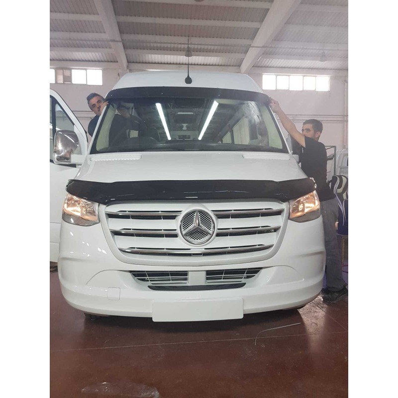Козирьок на лобове скло (чорний глянець, 5мм) для Mercedes Sprinter W907/W910 2018- рр